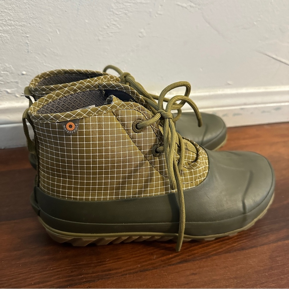 Bogs Outdoor Boots Womens Classic Casual Check Round Toe Size 7 Green MSRP $160